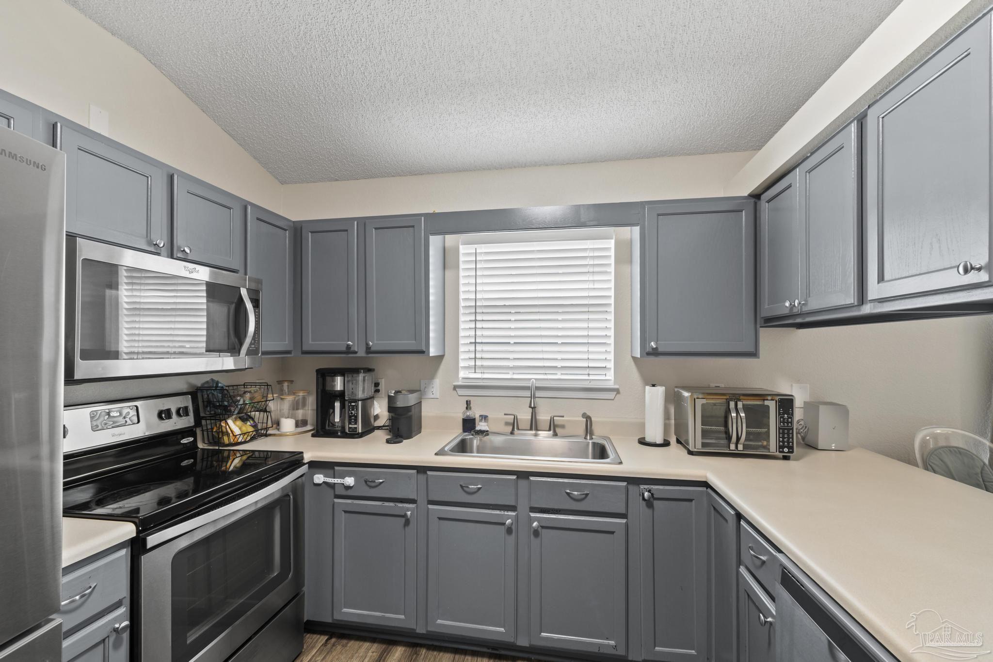 5576 Shadow Shore Pl