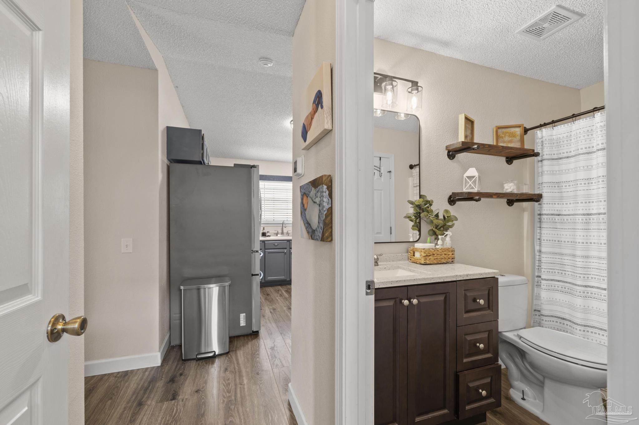 5576 Shadow Shore Pl