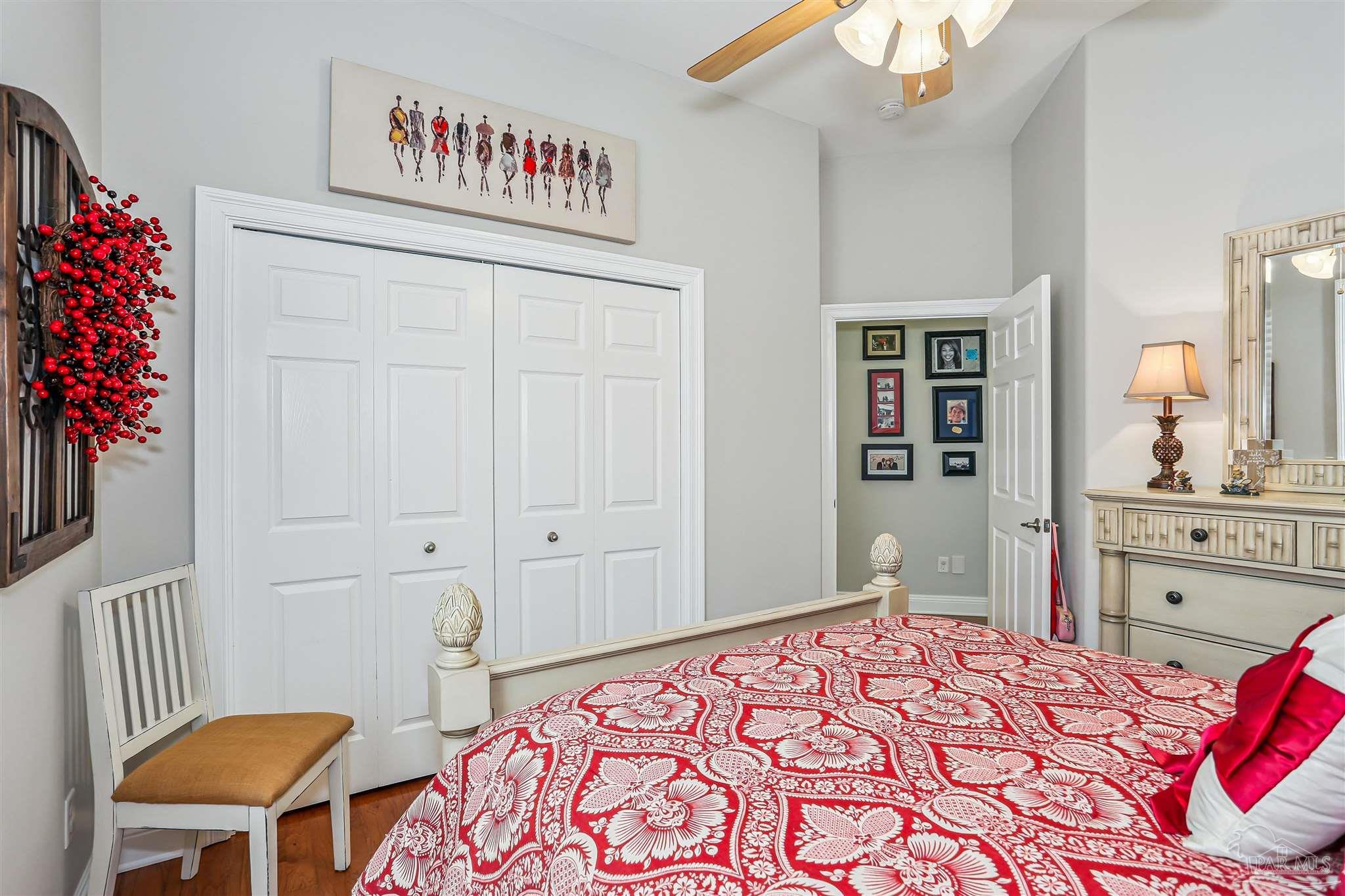 4090 Oak Pointe Dr
