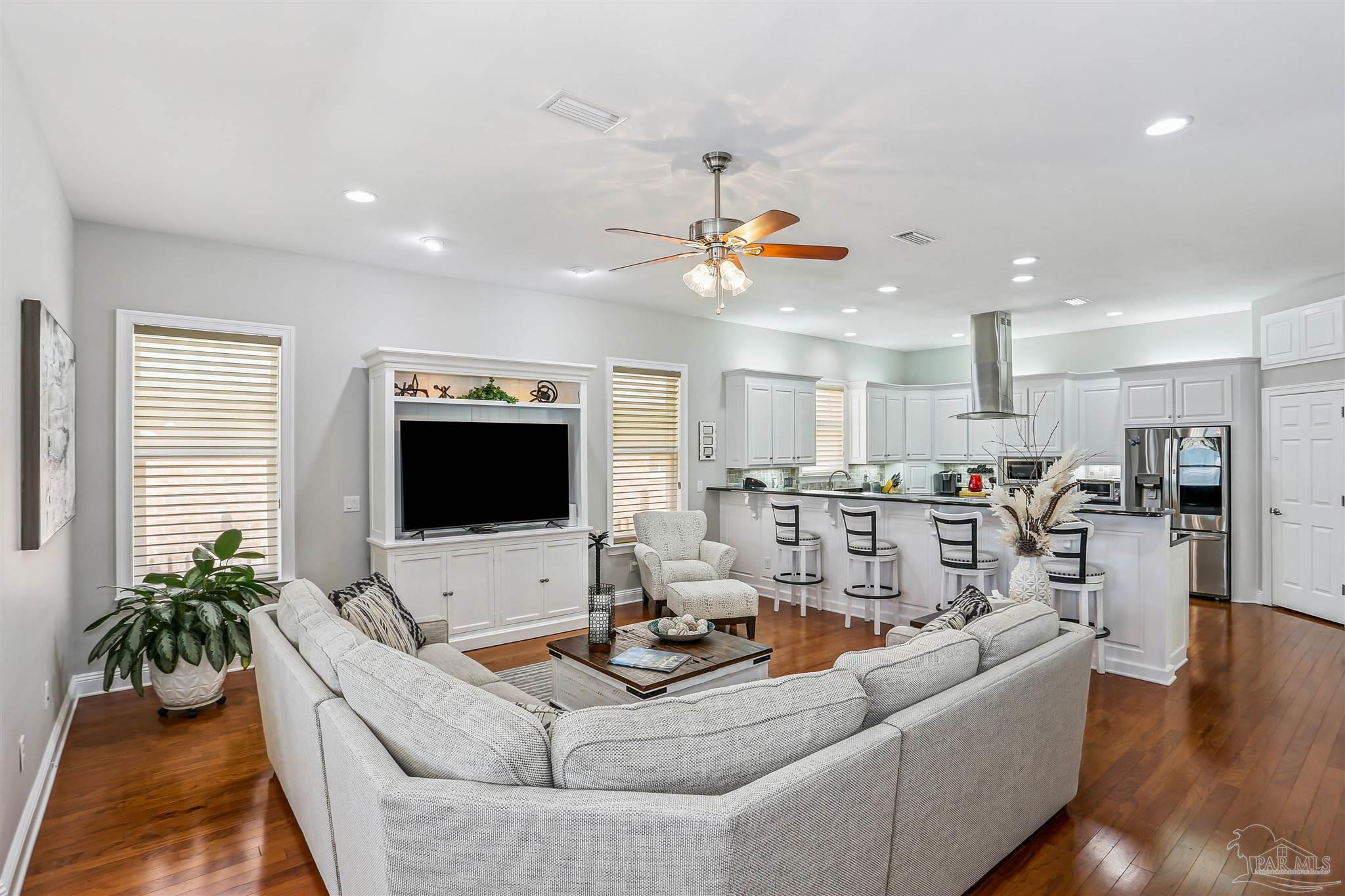 4090 Oak Pointe Dr
