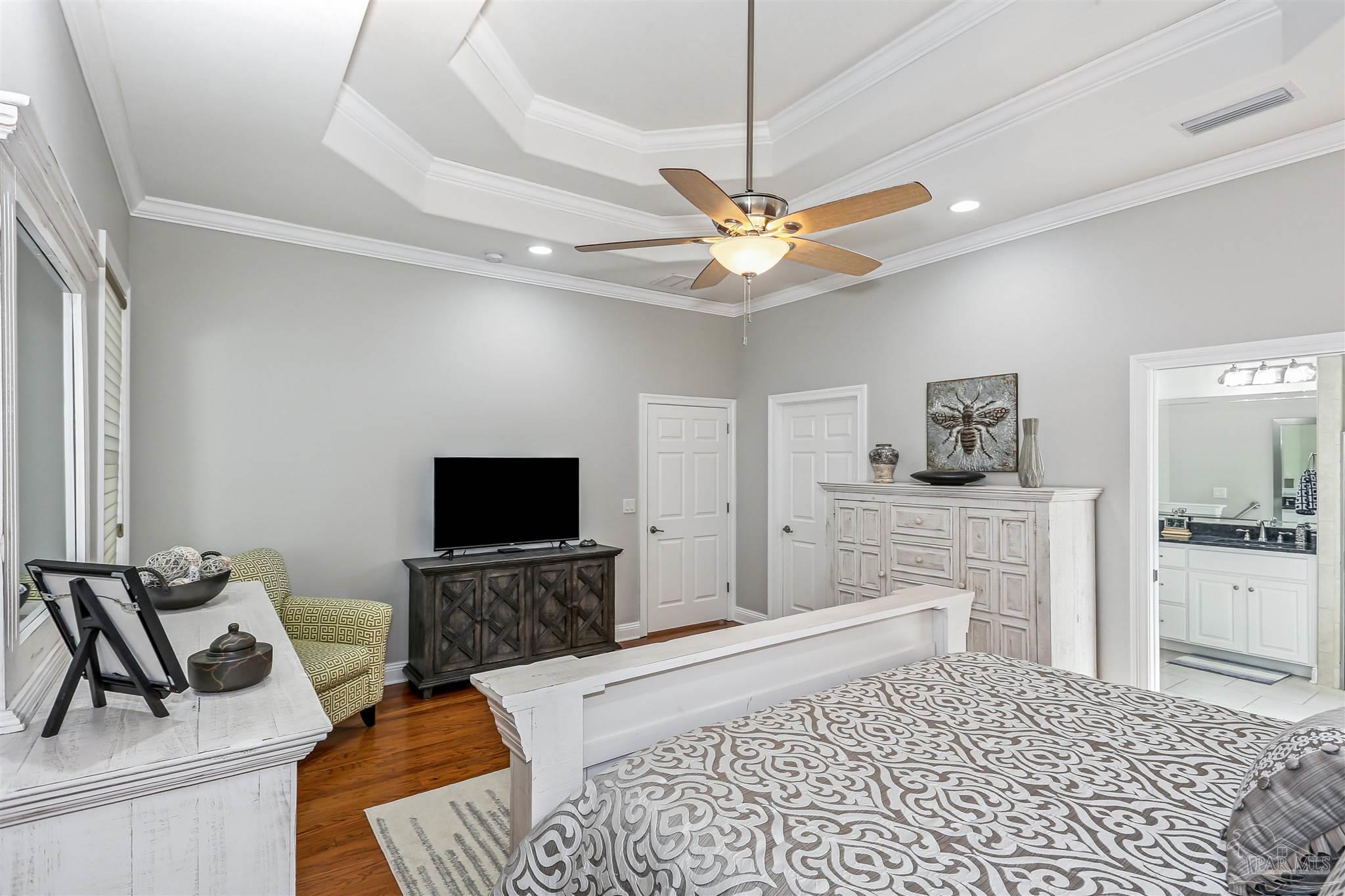 4090 Oak Pointe Dr