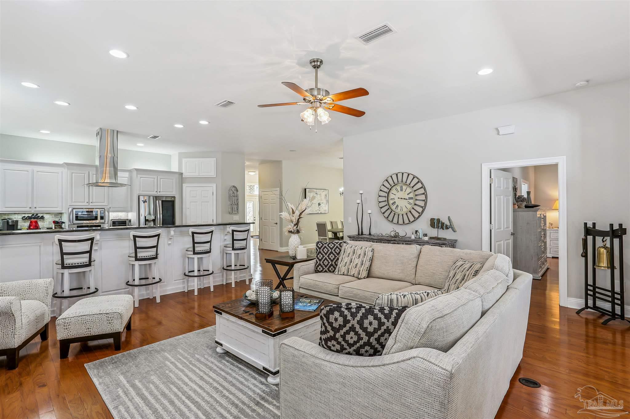 4090 Oak Pointe Dr