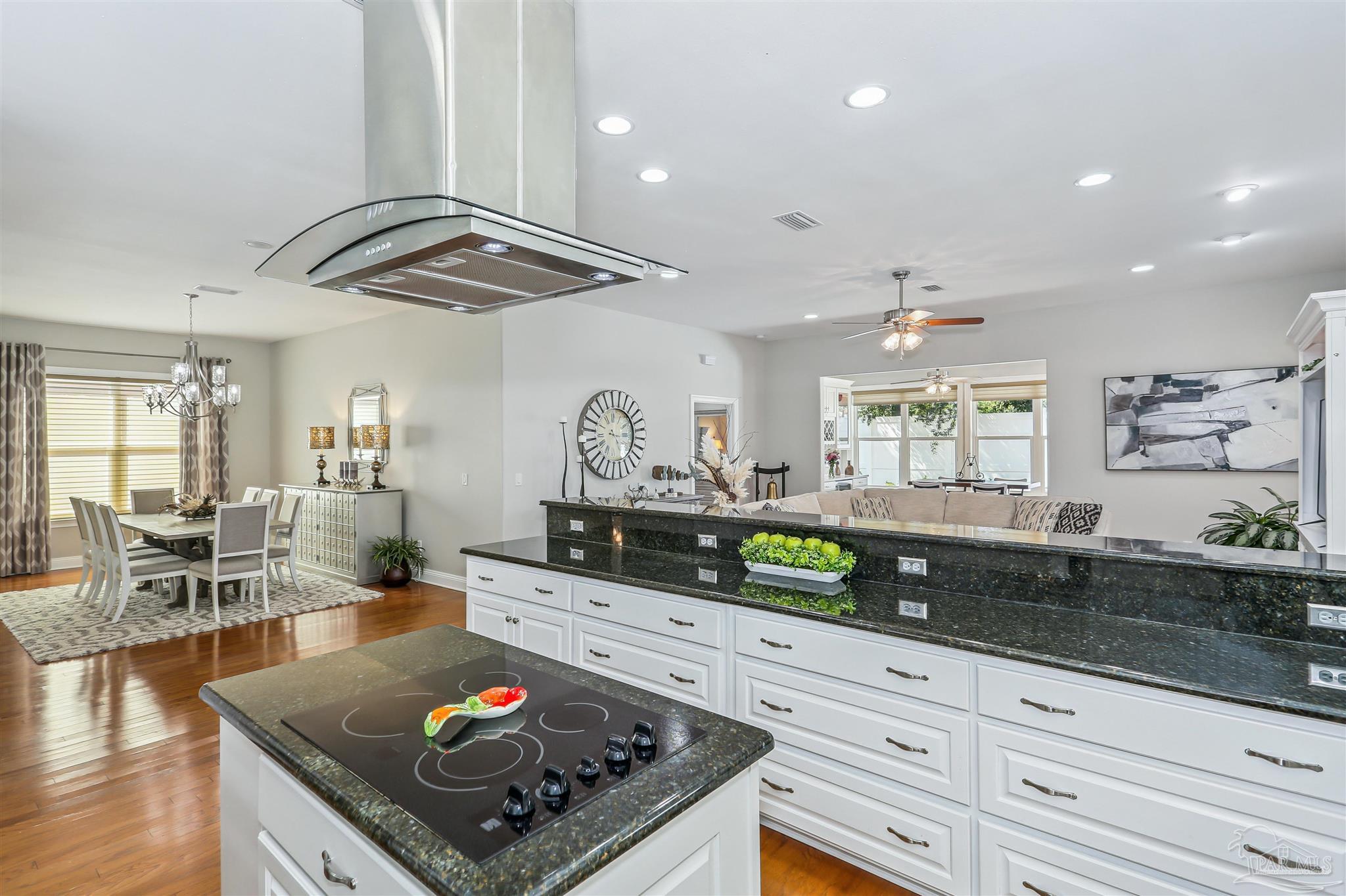 4090 Oak Pointe Dr