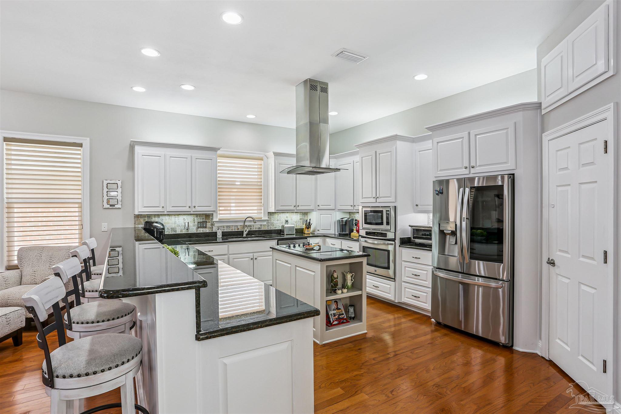 4090 Oak Pointe Dr