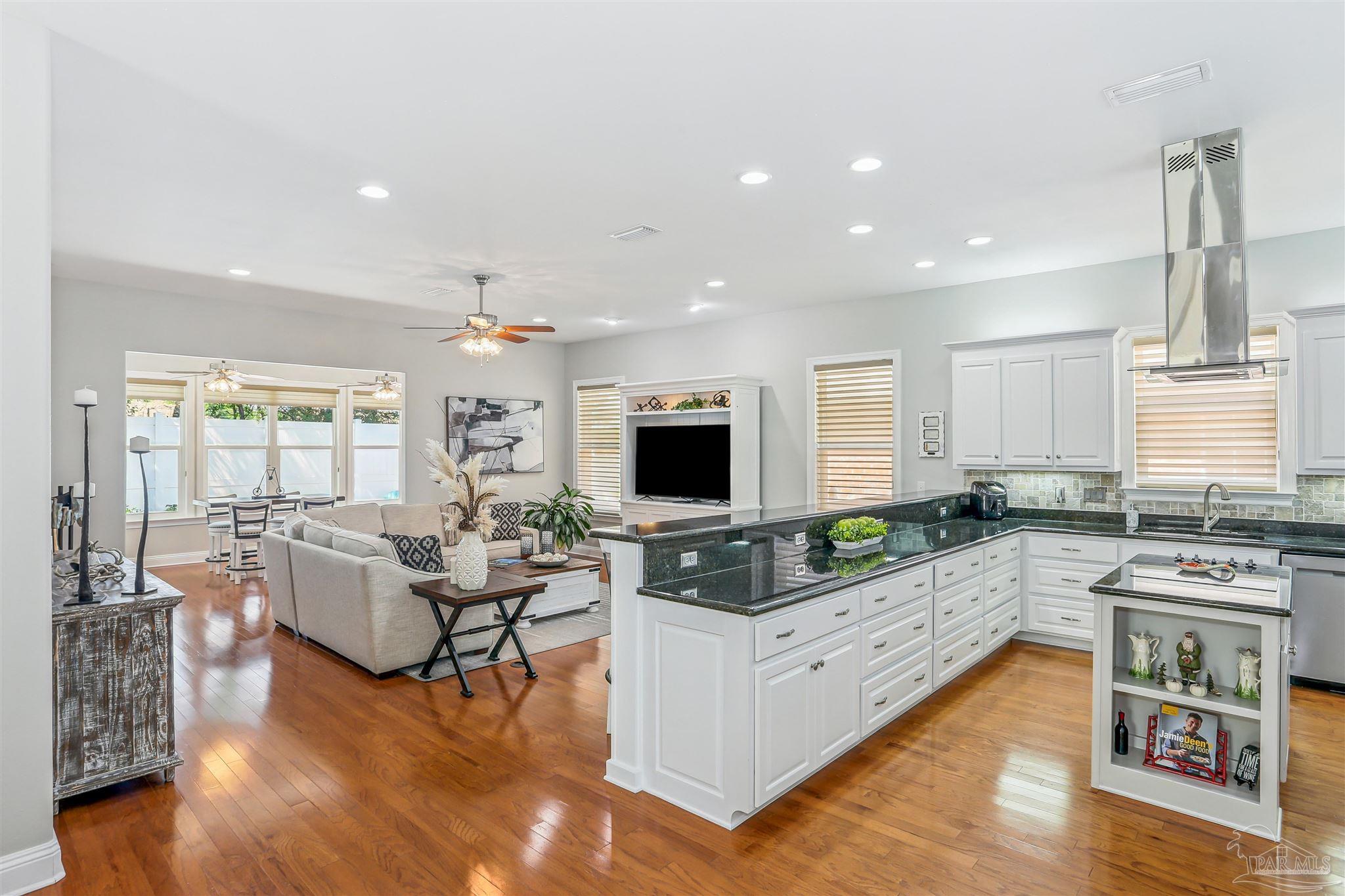 4090 Oak Pointe Dr