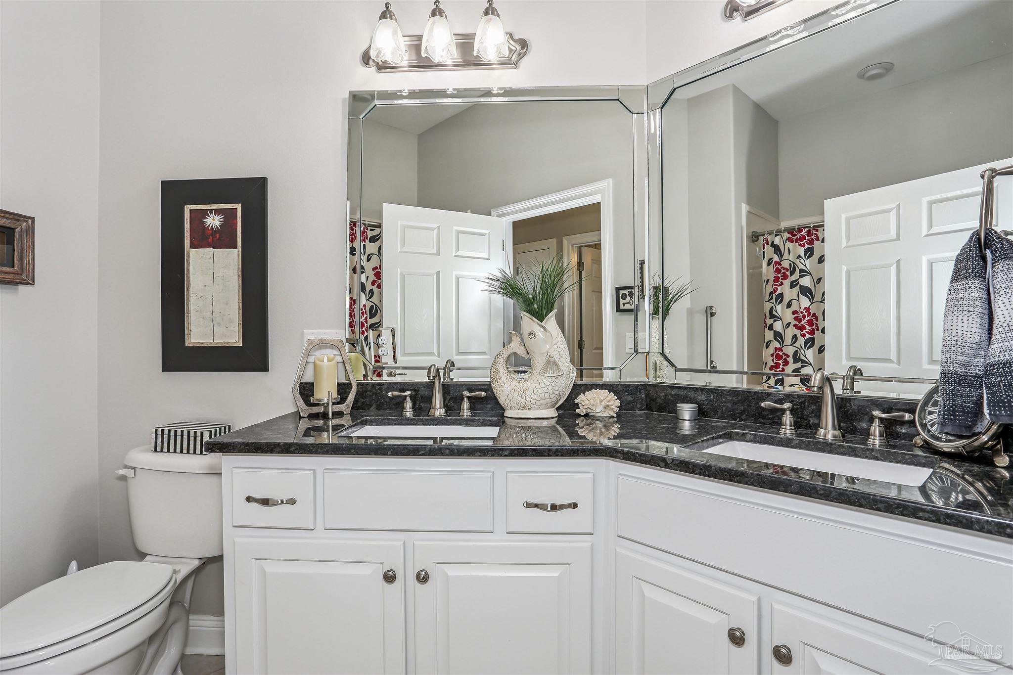 4090 Oak Pointe Dr