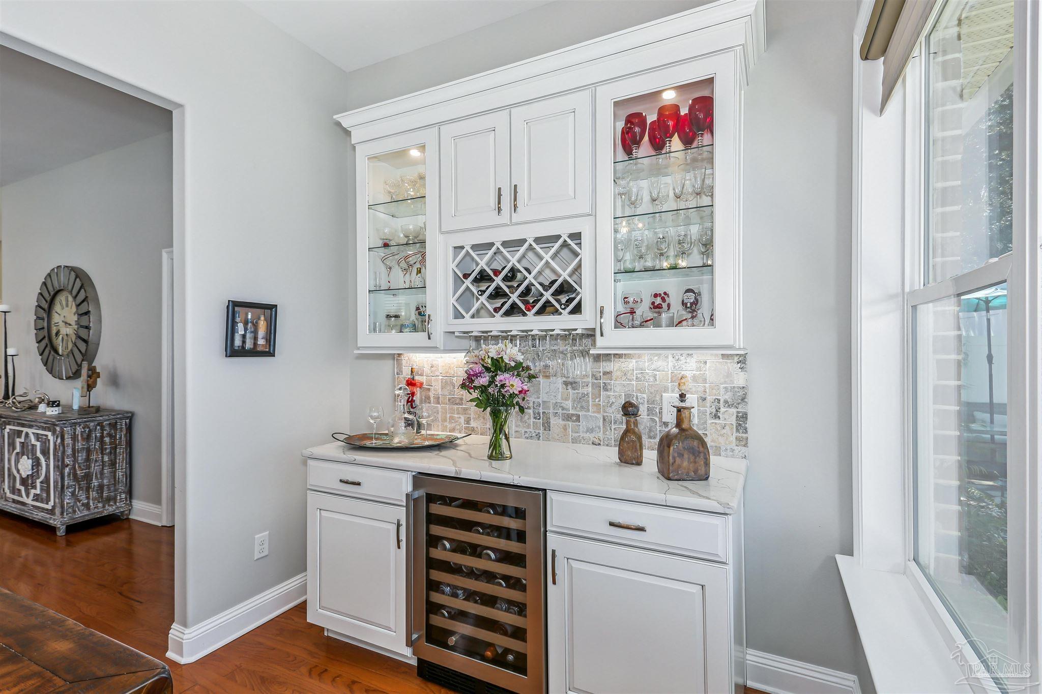 4090 Oak Pointe Dr