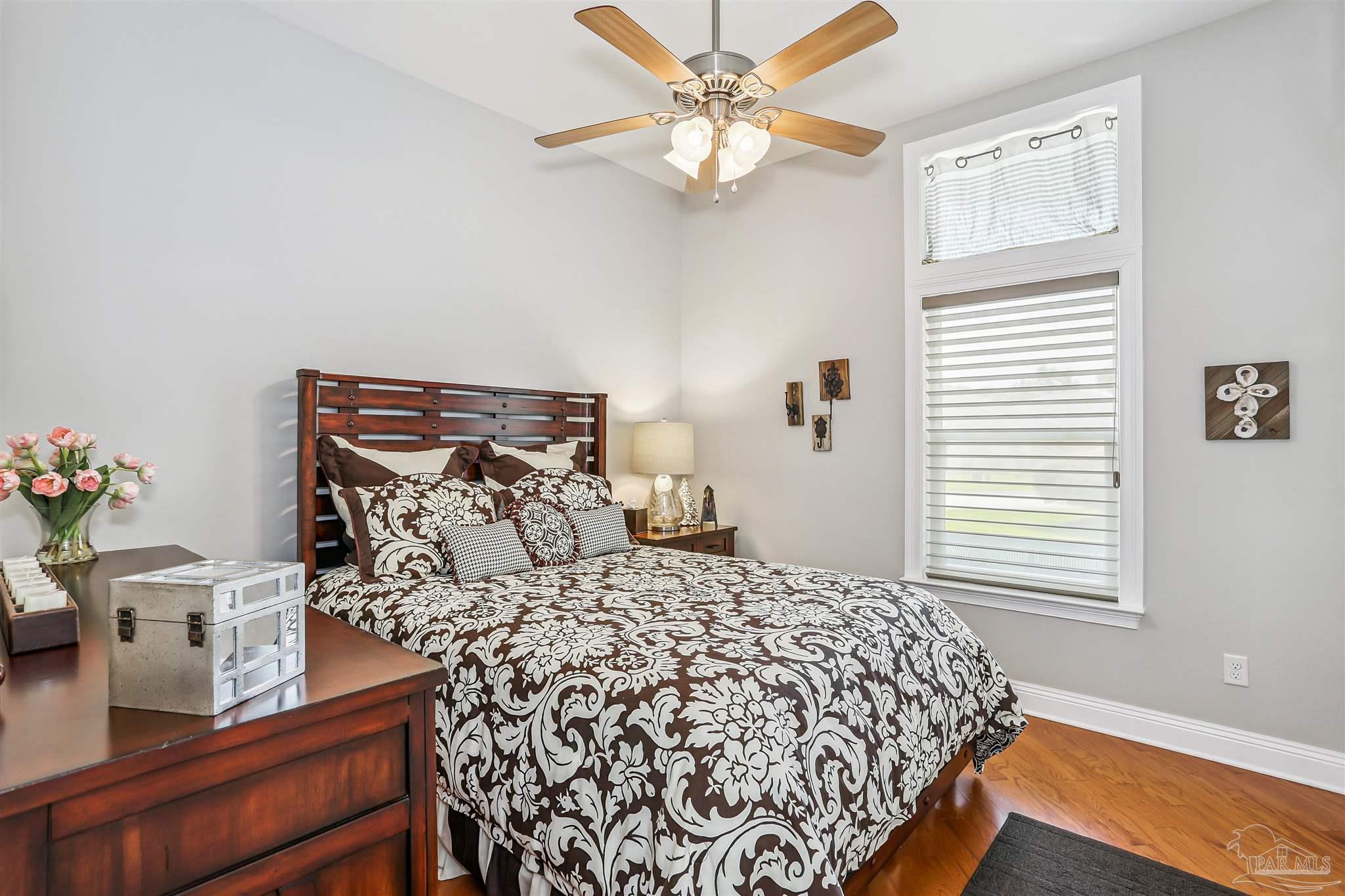 4090 Oak Pointe Dr