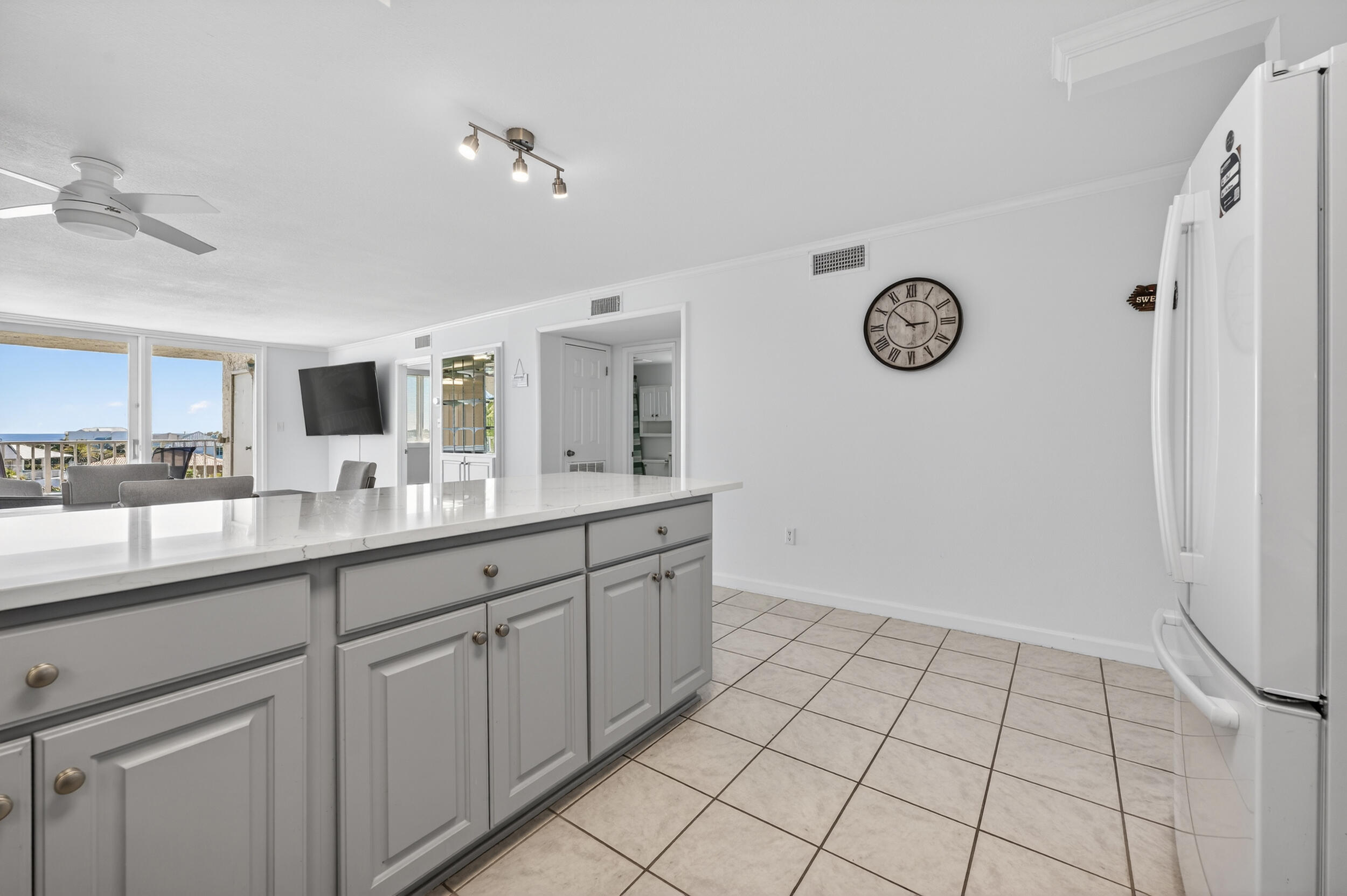 30 Moreno Point Road 502A
