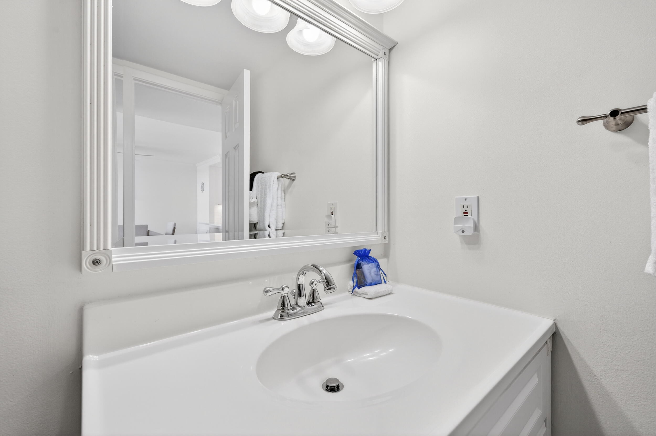 30 Moreno Point Road 502A