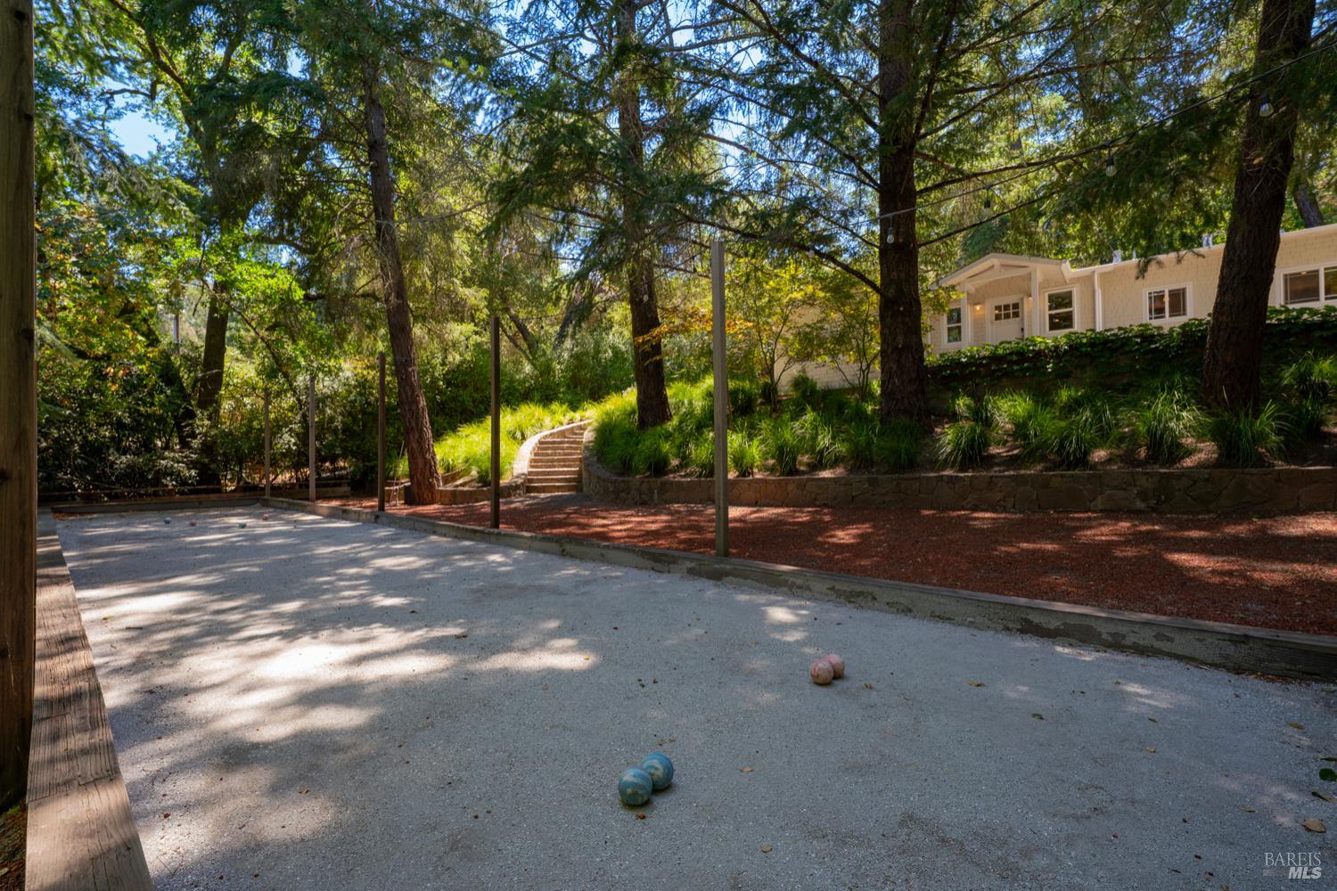 1607 Foothill Blvd