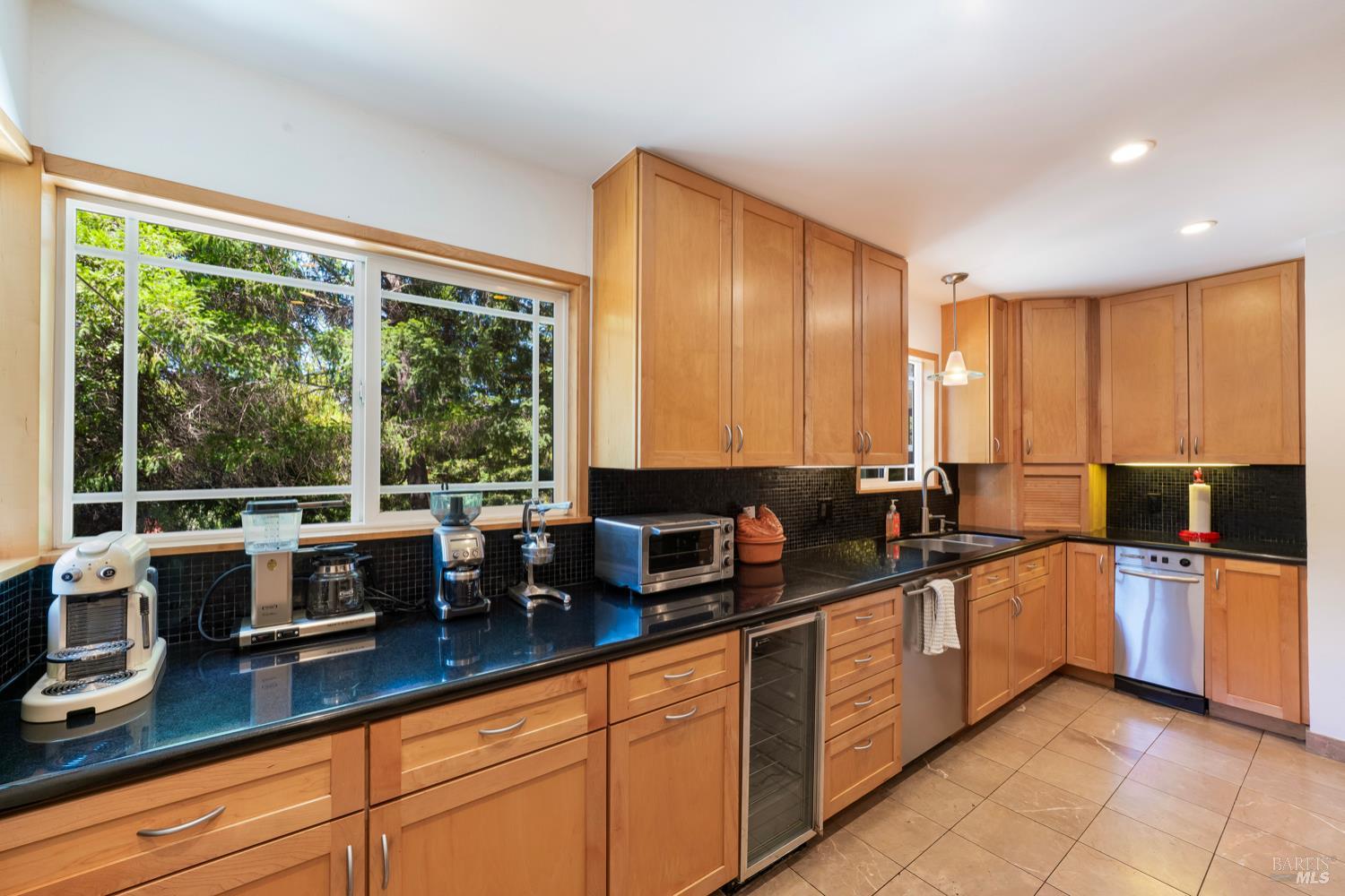 1607 Foothill Blvd