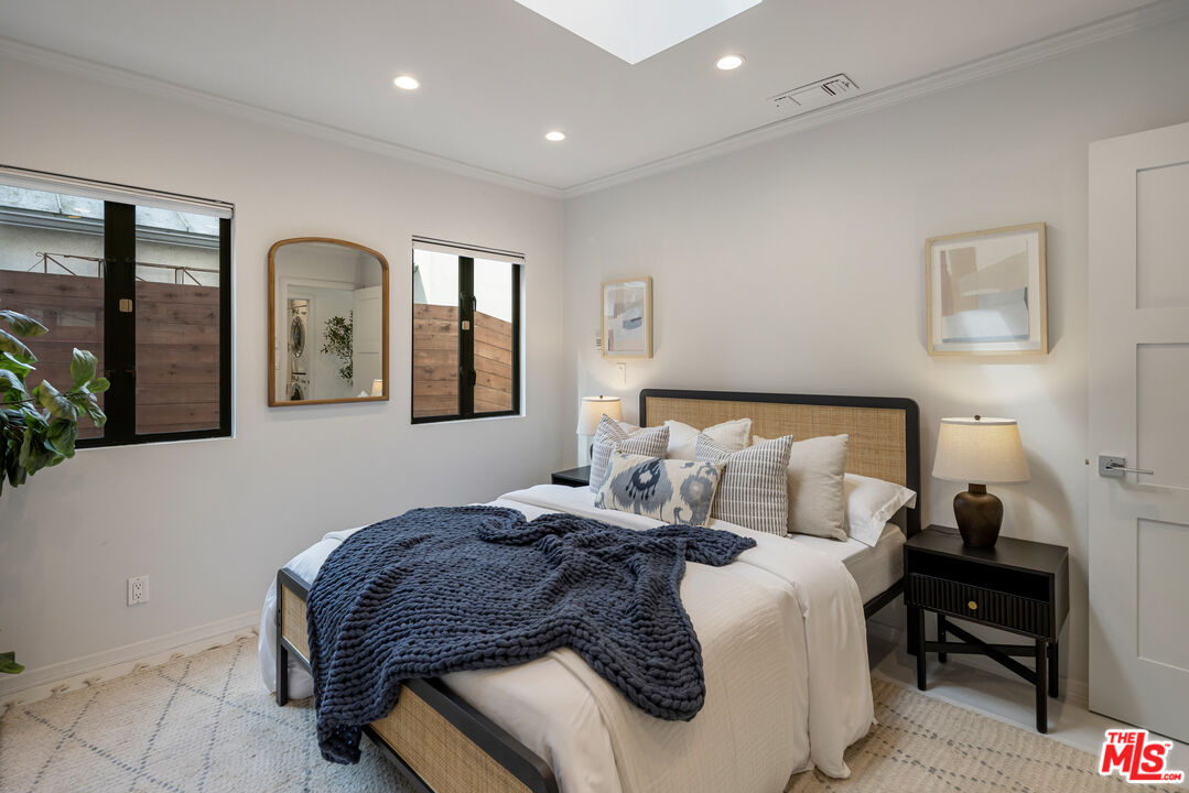386 Entrada Dr