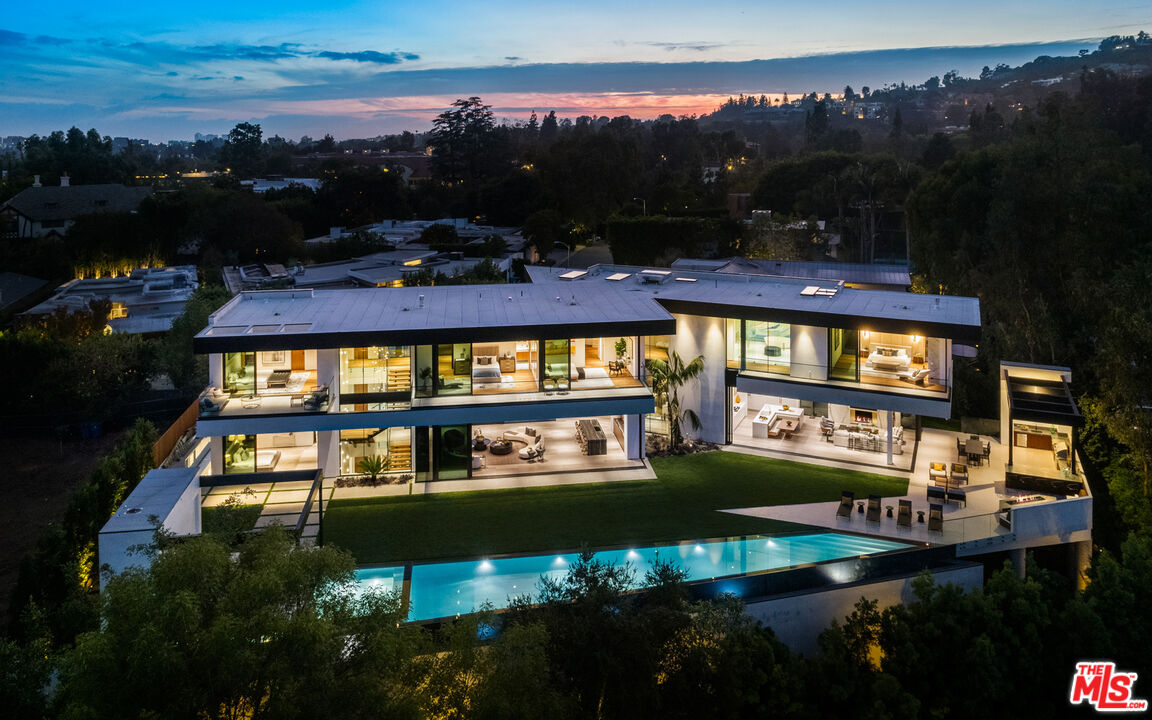 1130 Angelo Dr
