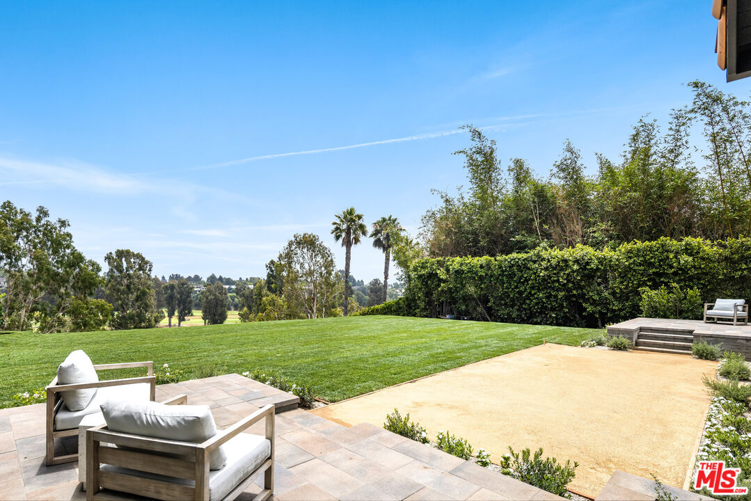 992 Napoli Dr