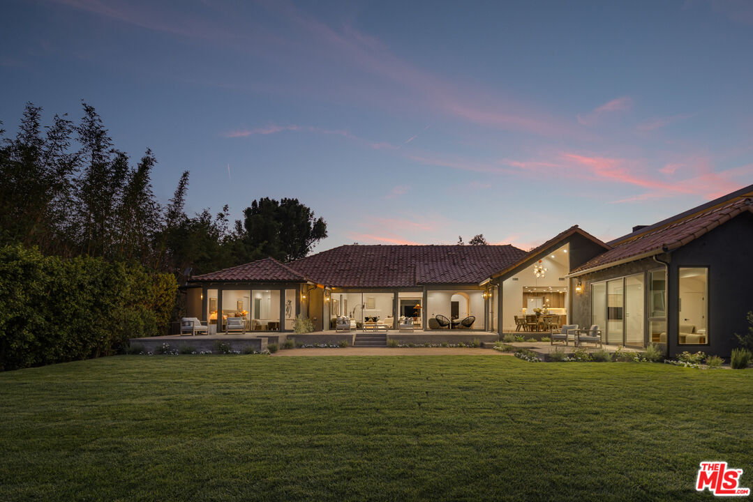 992 Napoli Dr