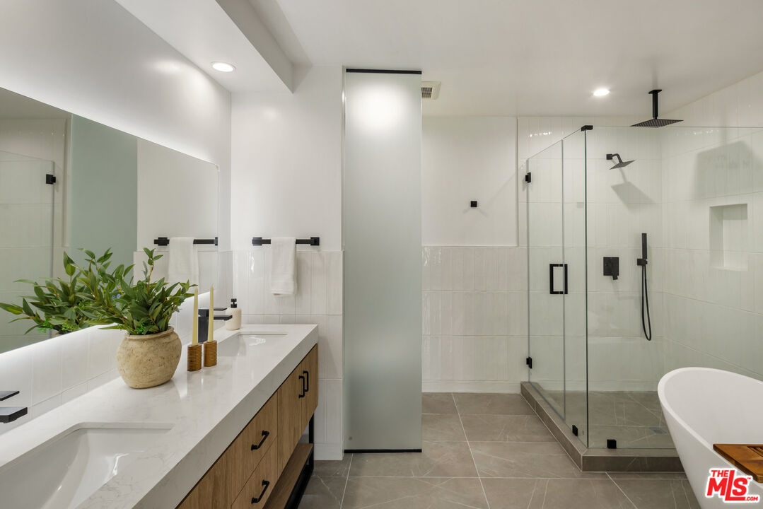 992 Napoli Dr