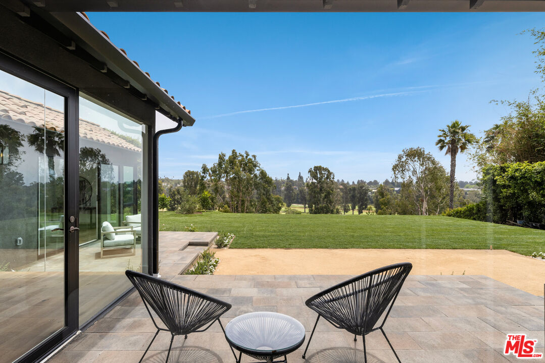 992 Napoli Dr