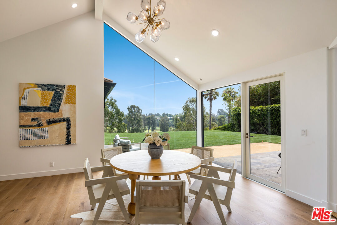 992 Napoli Dr