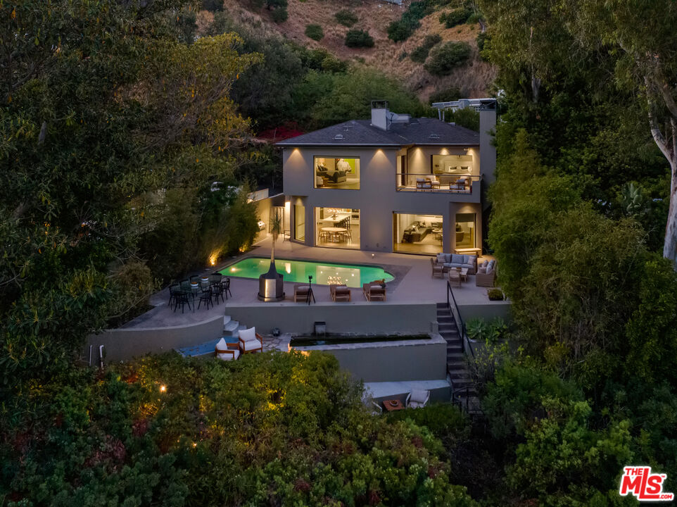 8540 Hedges Way
