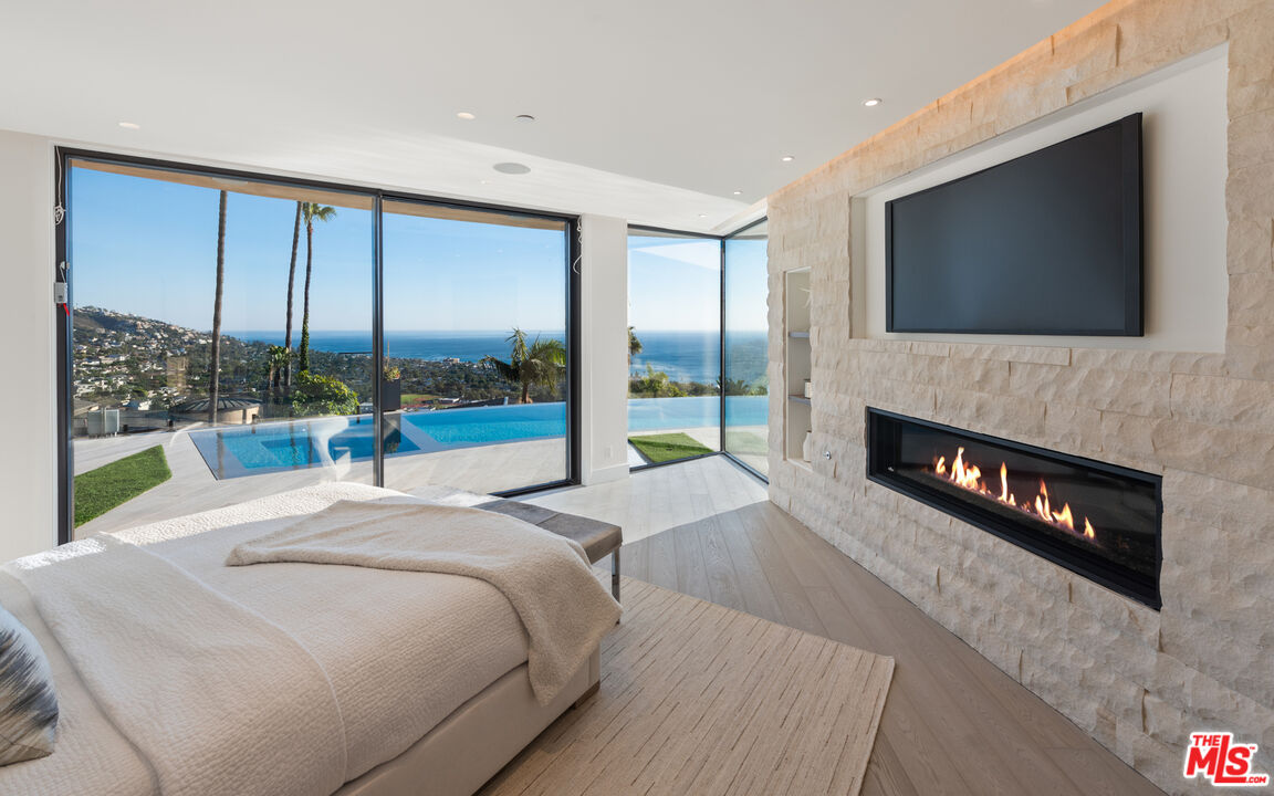 1218 Coronado Dr
