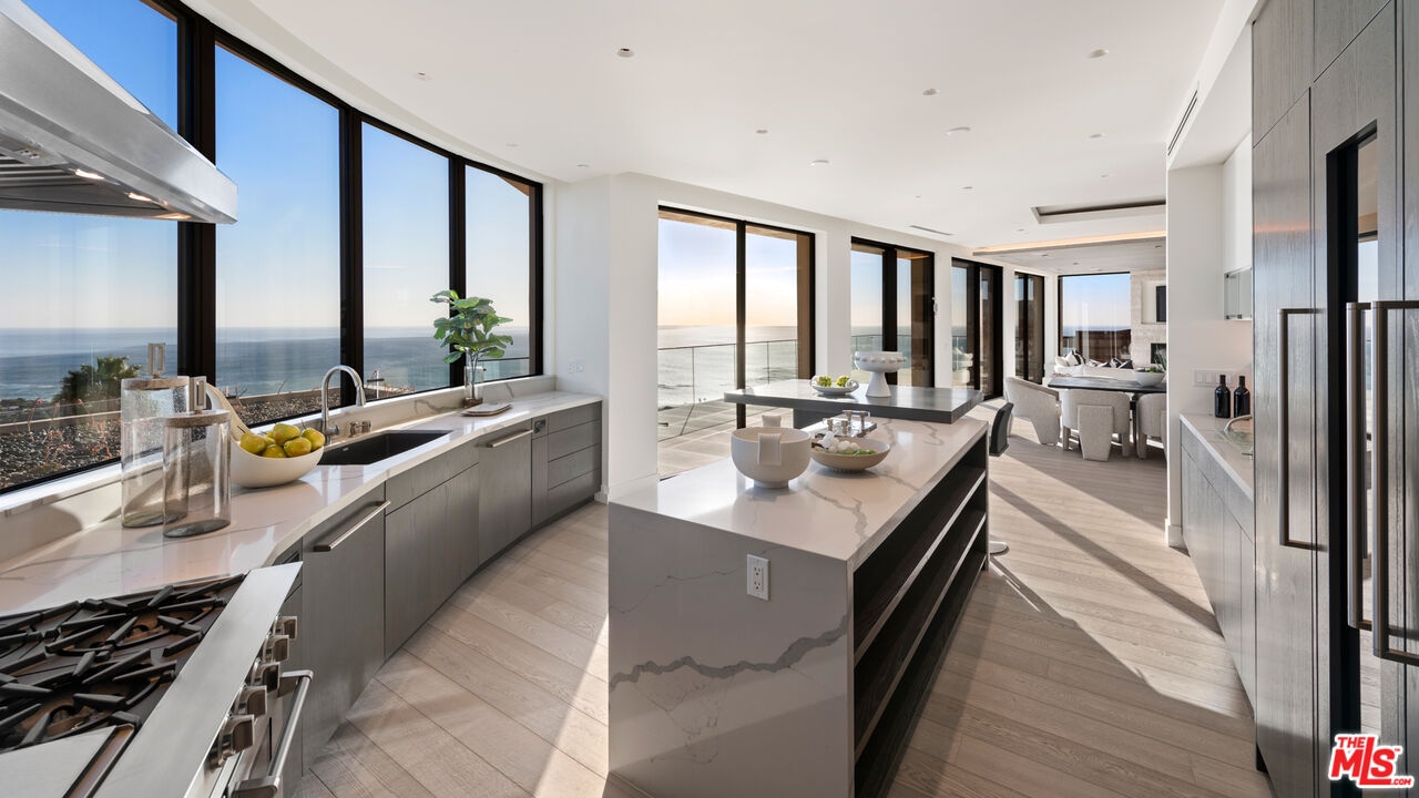 1218 Coronado Dr