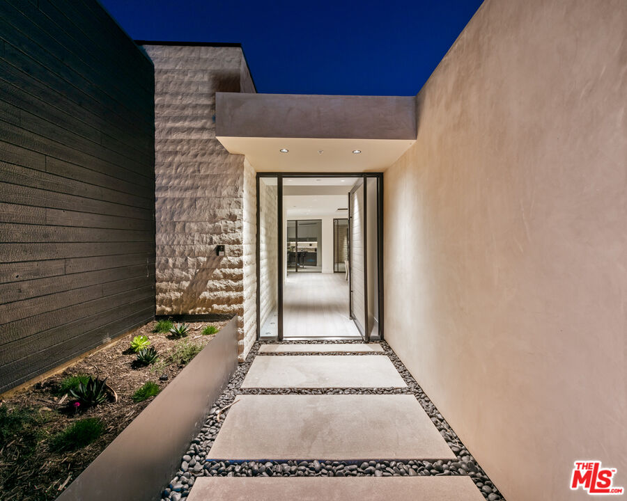 1218 Coronado Dr
