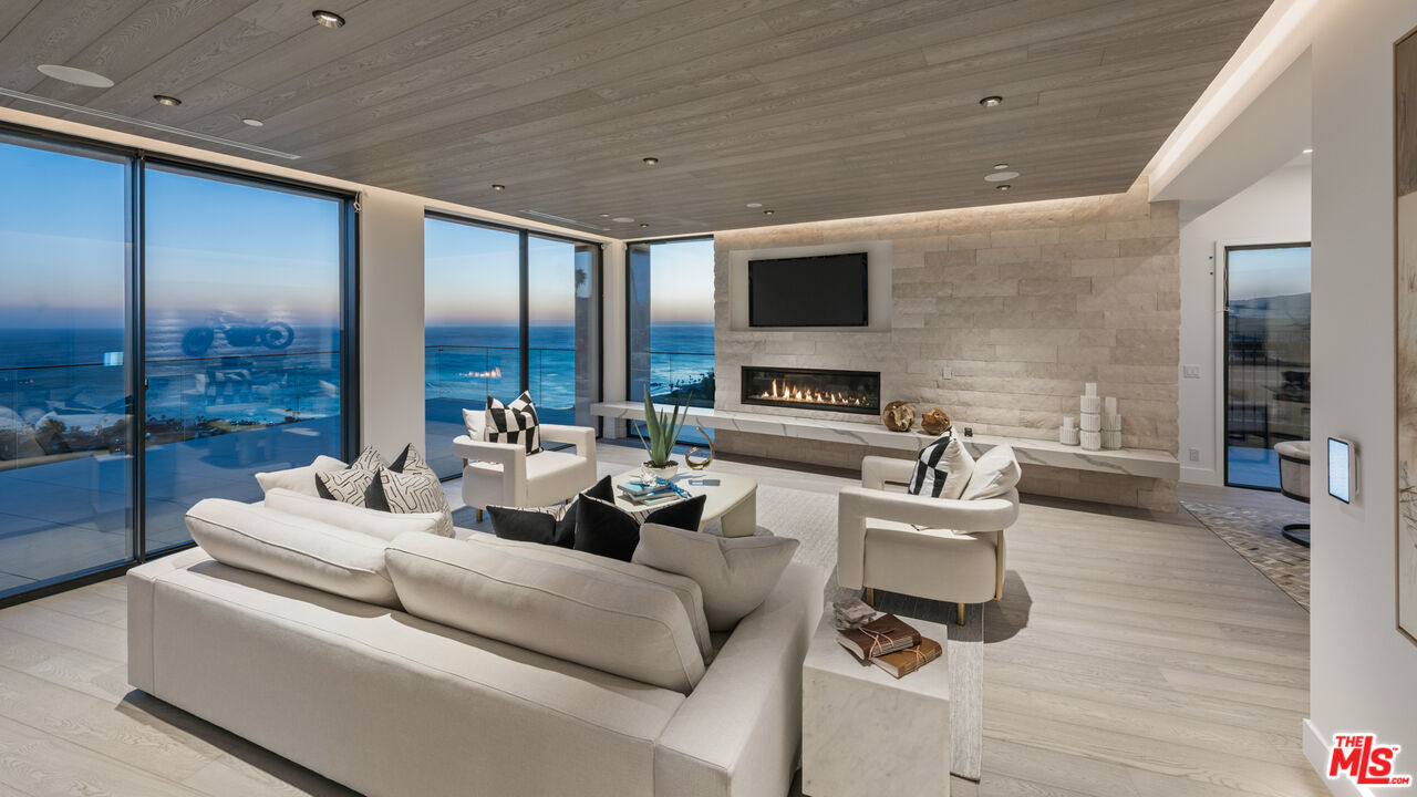 1218 Coronado Dr
