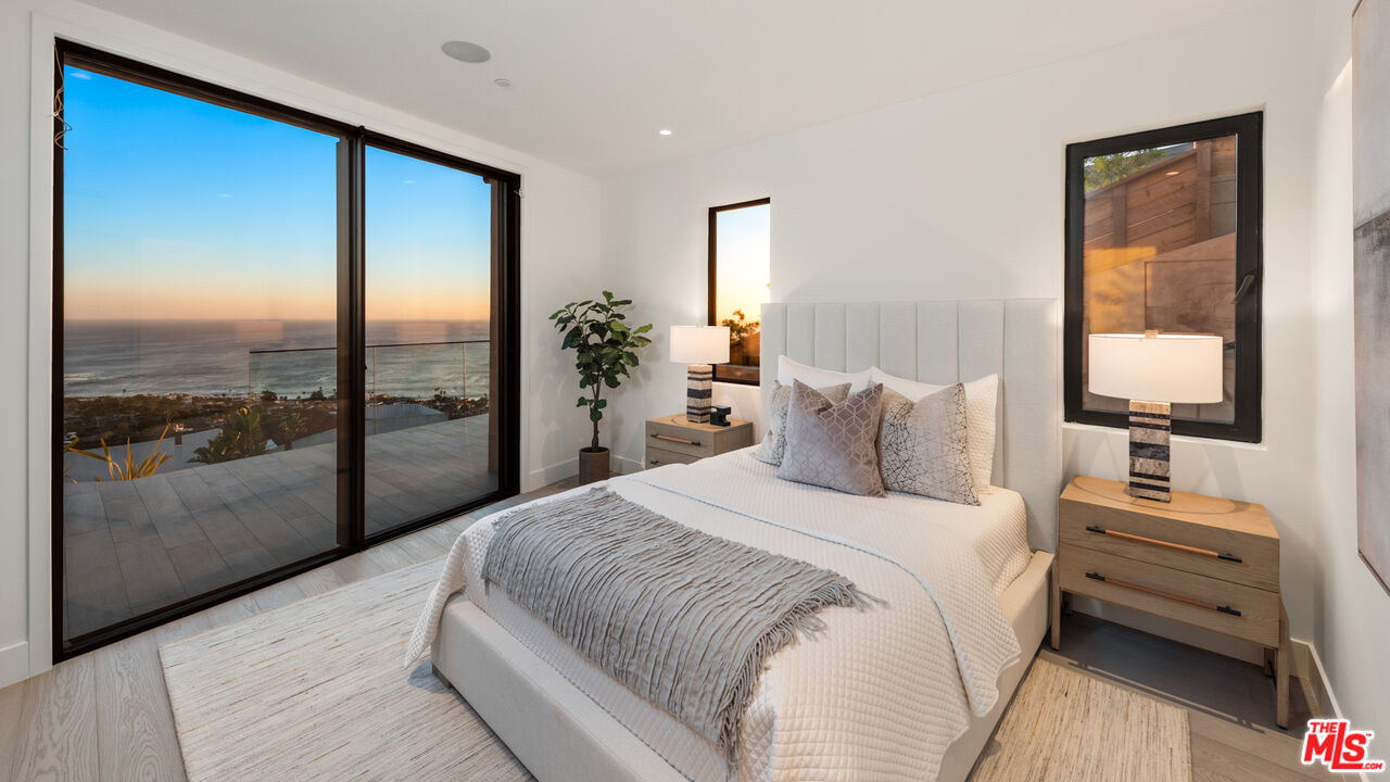 1218 Coronado Dr