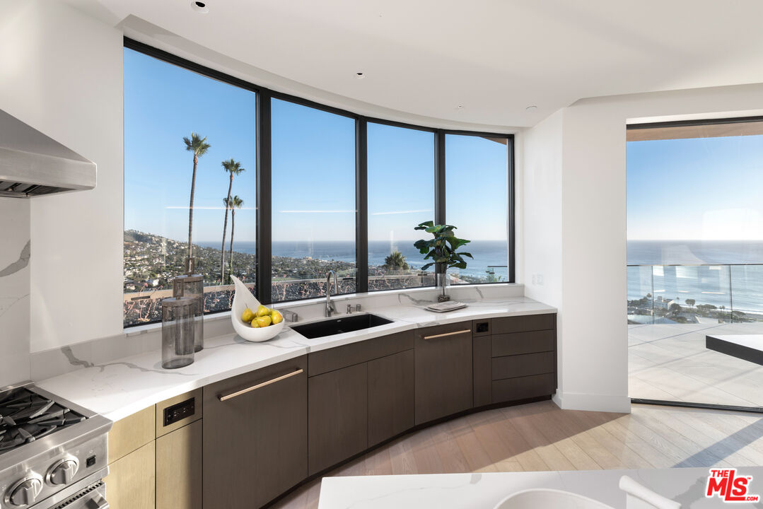 1218 Coronado Dr