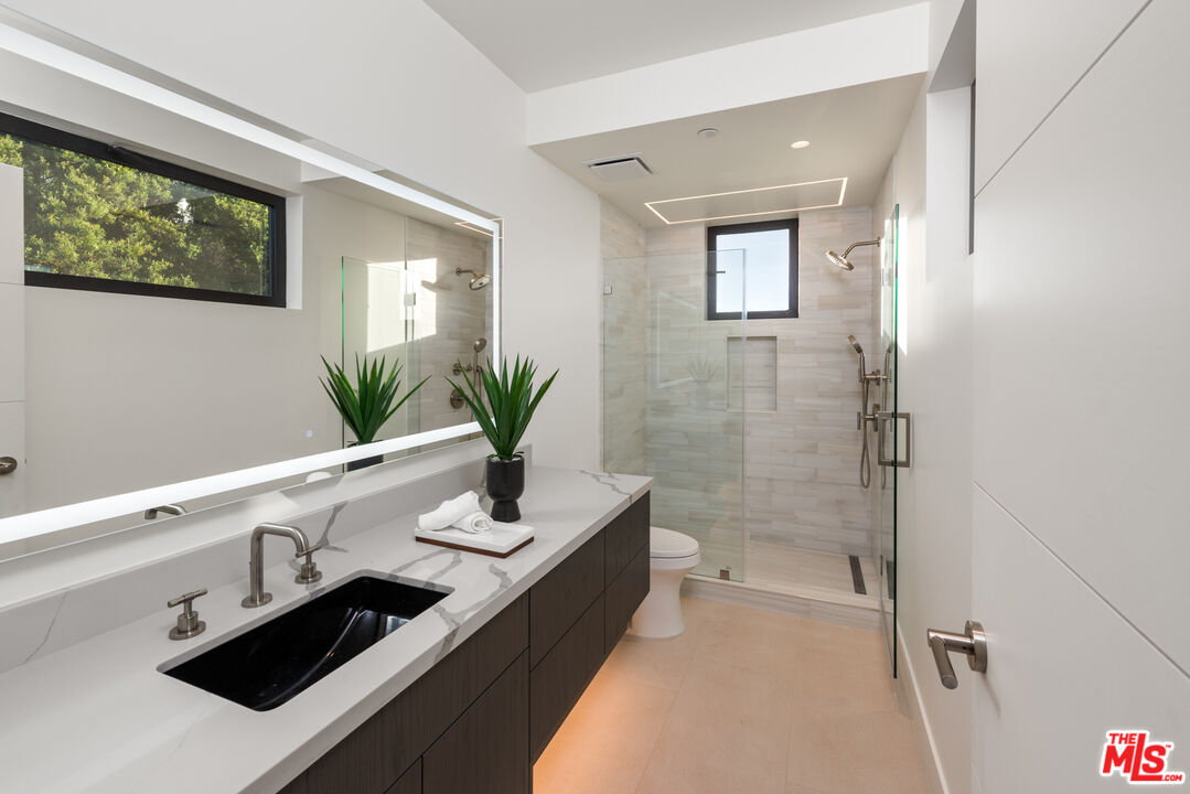 1218 Coronado Dr