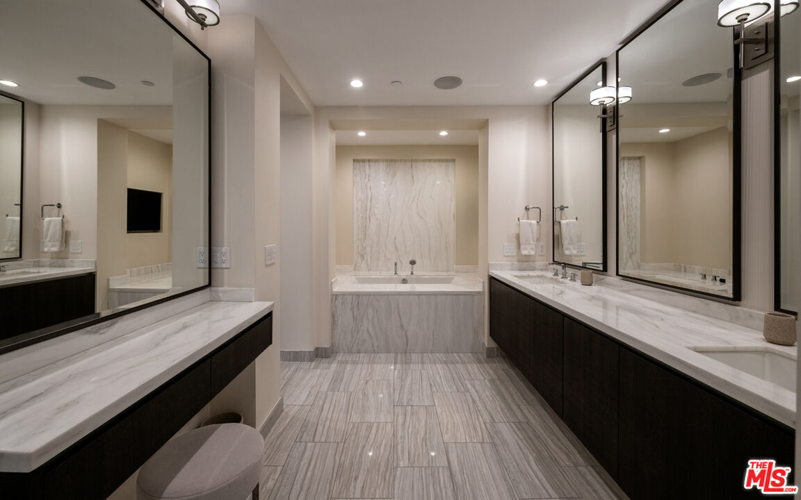460 N Palm Dr Unit: 501