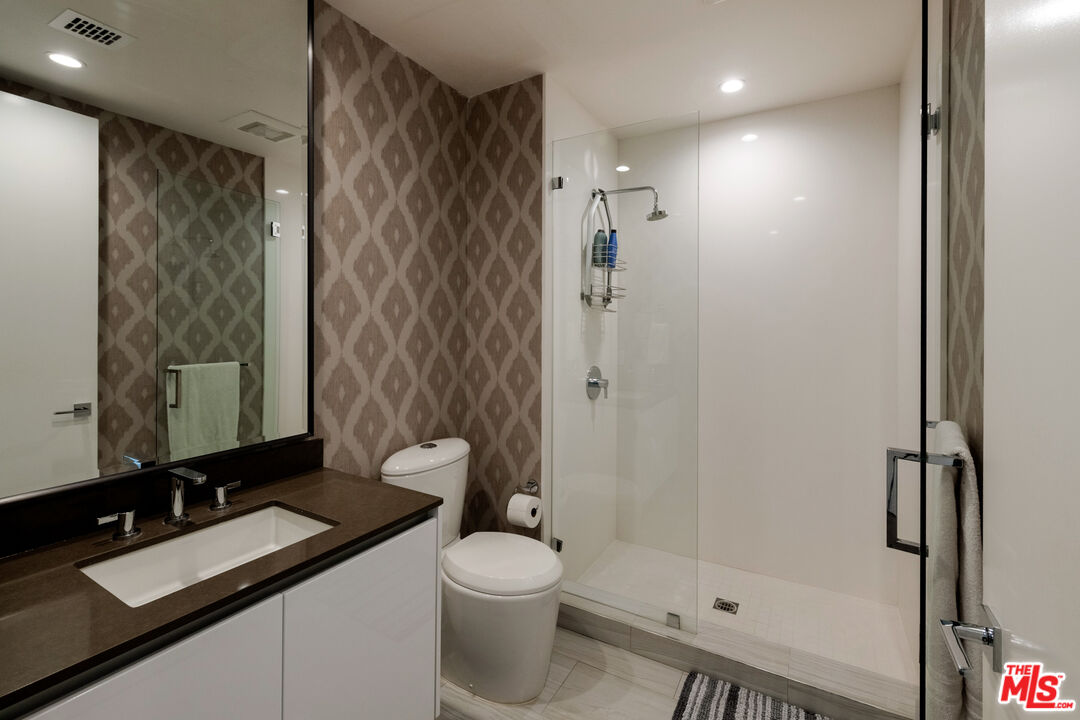 460 N Palm Dr Unit: 501
