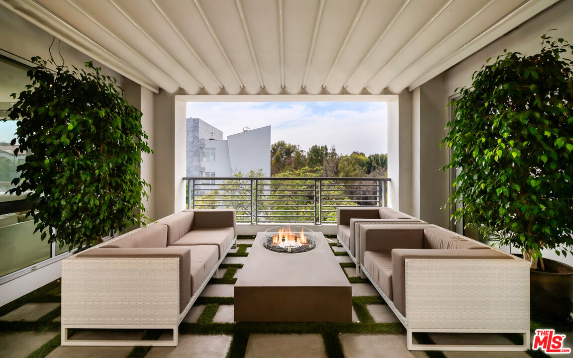 460 N Palm Dr Unit: 501