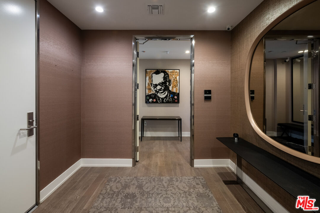 460 N Palm Dr Unit: 501