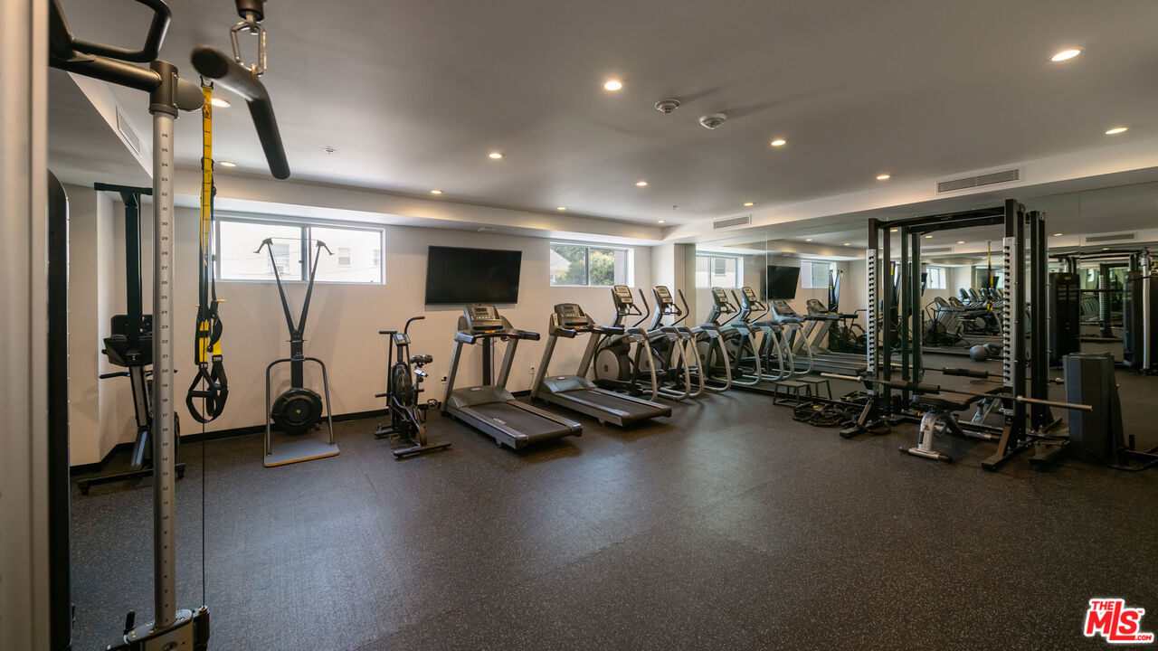 460 N Palm Dr Unit: 501