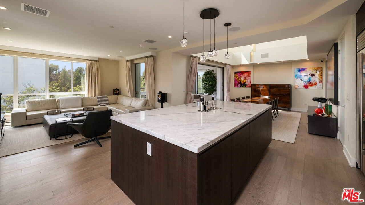 460 N Palm Dr Unit: 501