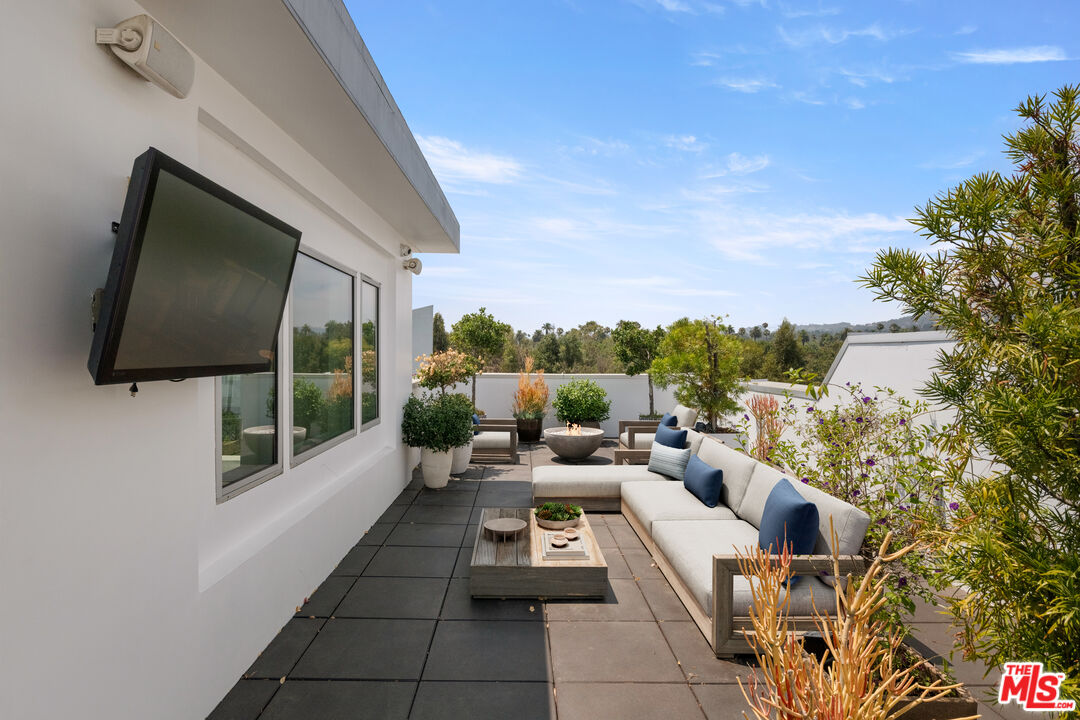 460 N Palm Dr Unit: 501