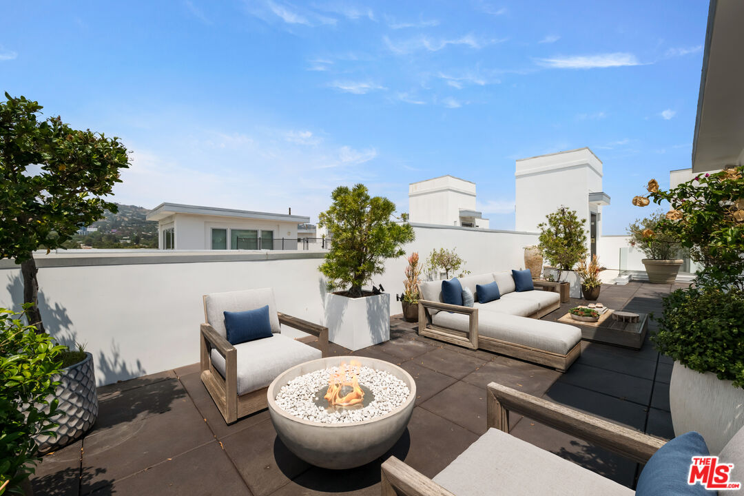 460 N Palm Dr Unit: 501
