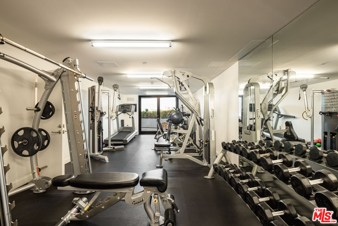 400 Amalfi Dr