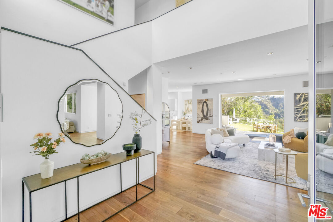 1116 Linda Flora Dr