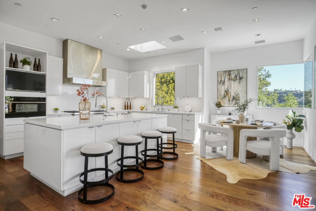 1116 Linda Flora Dr