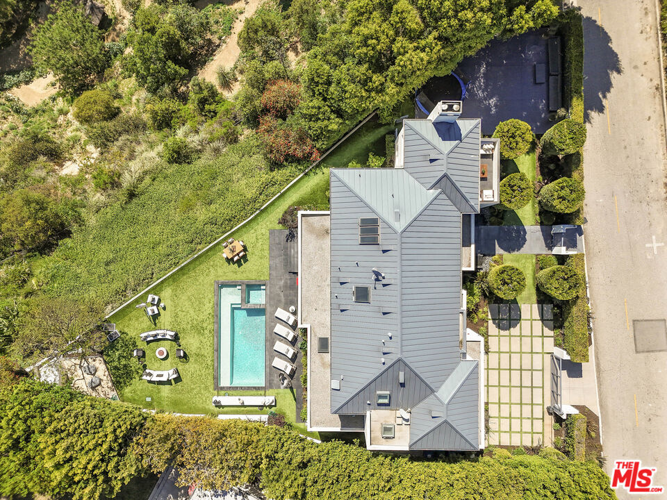 1116 Linda Flora Dr