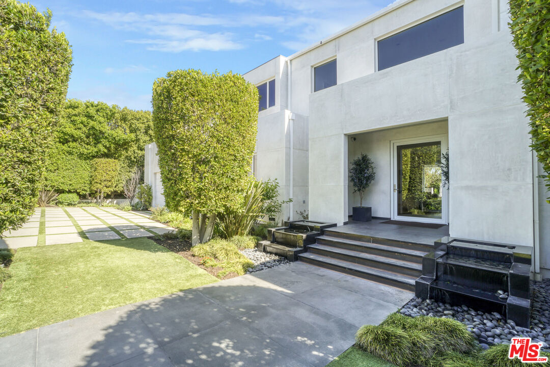1116 Linda Flora Dr