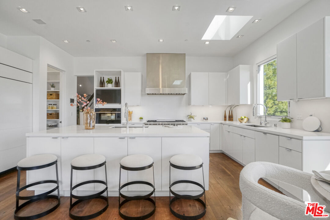 1116 Linda Flora Dr