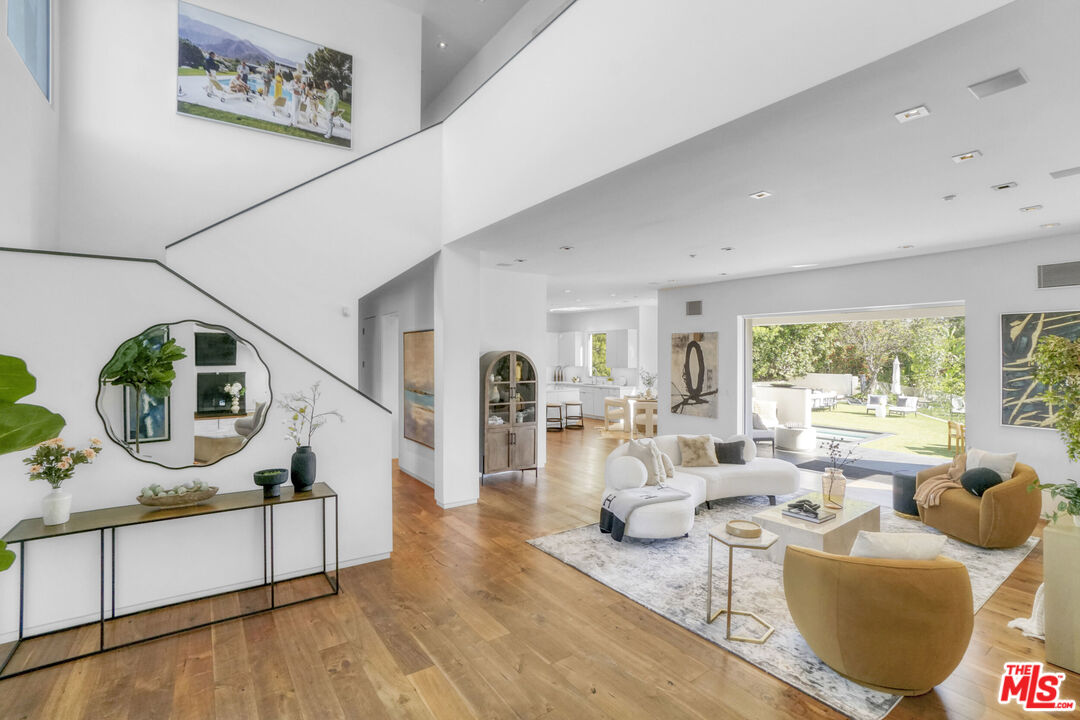 1116 Linda Flora Dr