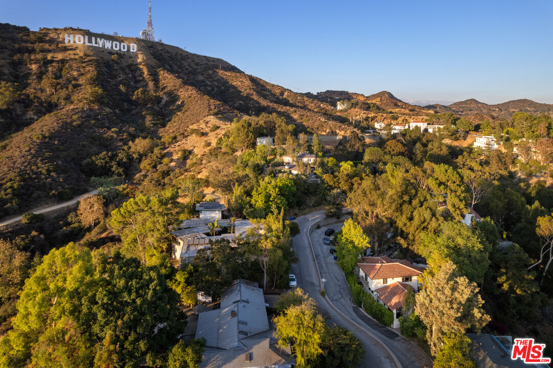 6208 Mulholland Hwy