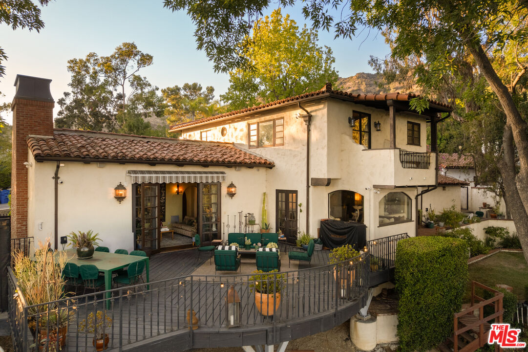 6208 Mulholland Hwy