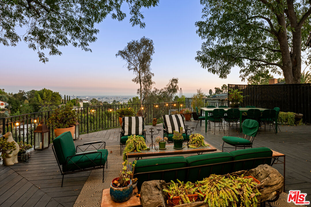 6208 Mulholland Hwy