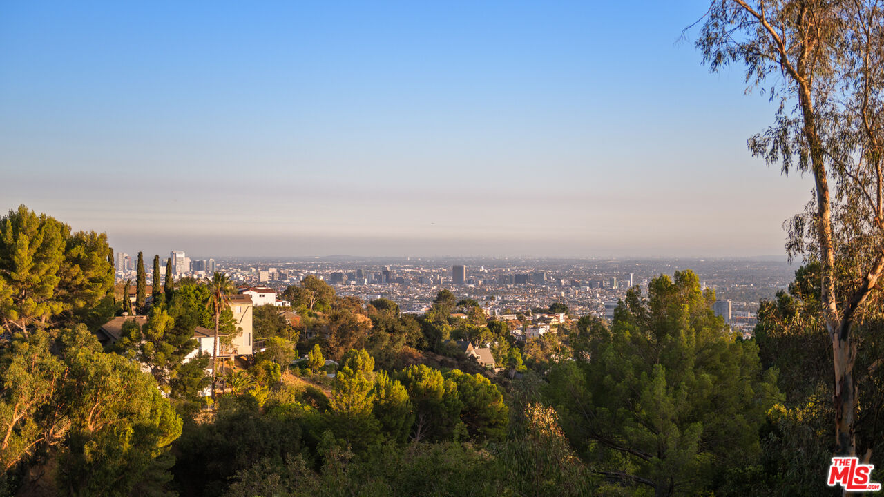 6208 Mulholland Hwy